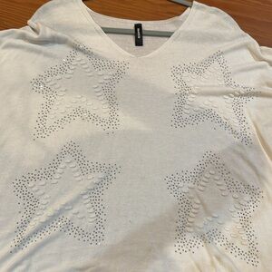 - Vent6 Italian Sparkle Stars One Size Top w/sparkle studs & emboss pattern